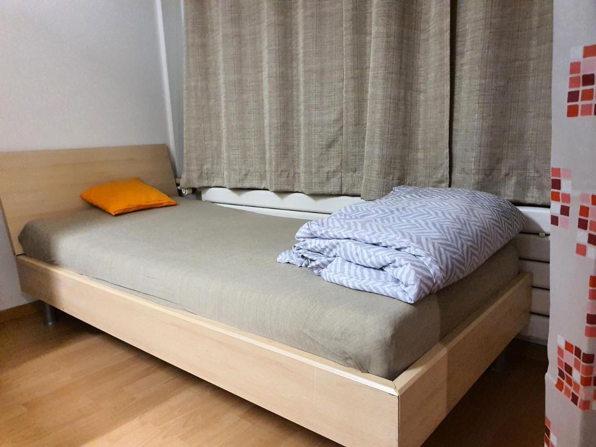 Private Bed In A Shared Spacious Apartment サンクト・ガーレン エクステリア 写真